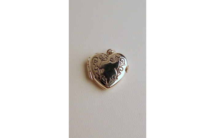 Medium Heart Engraved Sterling Silver Locket